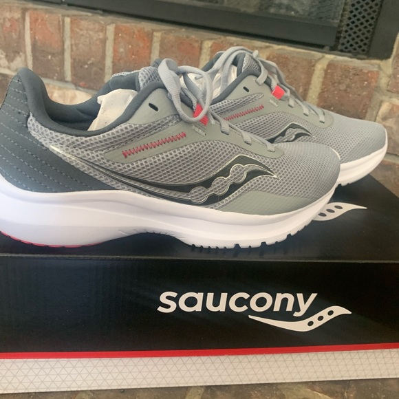 NIB Saucony Convergence Women’s. Size 6. Color gray. - Picture 3 of 8